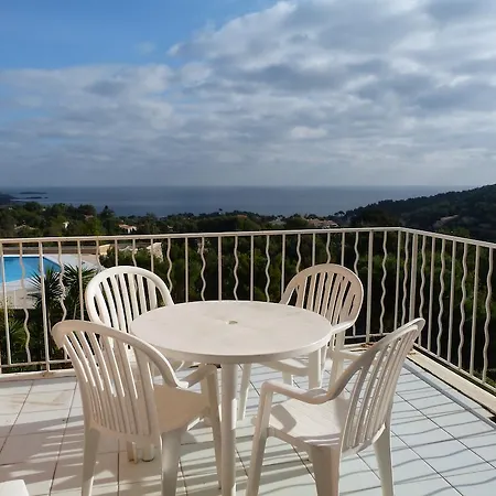 Azzurra Immo: Le Hameau Cap Esterel Saint-Raphael (Var)