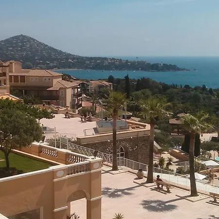 Azzurra Immo: Le Hameau Cap Esterel Saint-Raphael (Var)