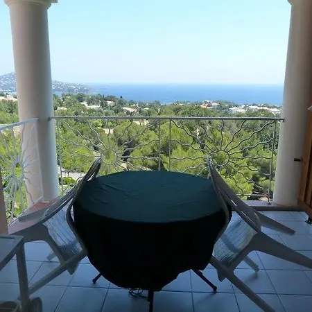 Azzurra Immo: Le Hameau Cap Esterel Saint-Raphael (Var)